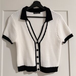 Black and White Textured knit sweater short sleeve